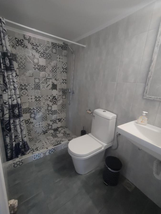Roxani Studios-Apartments Petra  Bagian luar foto