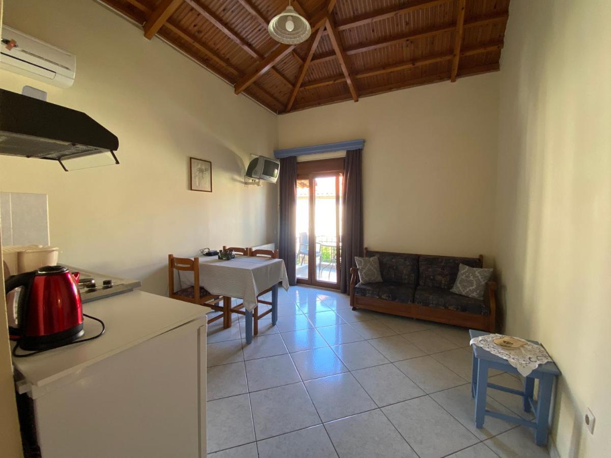 Roxani Studios-Apartments Petra  Bagian luar foto
