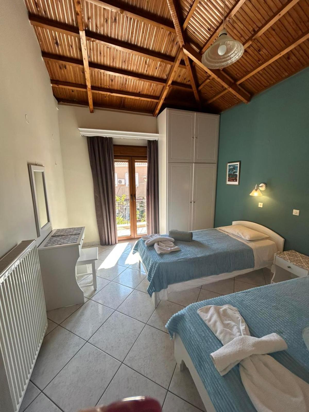 Roxani Studios-Apartments Petra  Ruang foto
