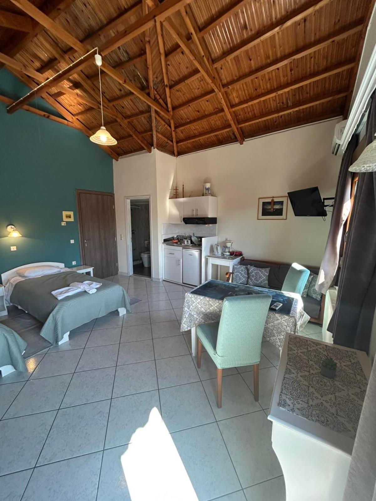 Roxani Studios-Apartments Petra  Bagian luar foto